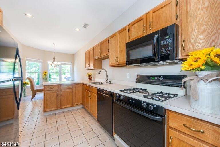 Property listing MLS 4046863 photo 9