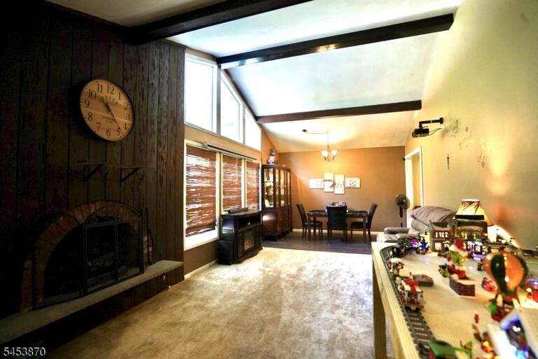 Property listing MLS 4046911 photo 13
