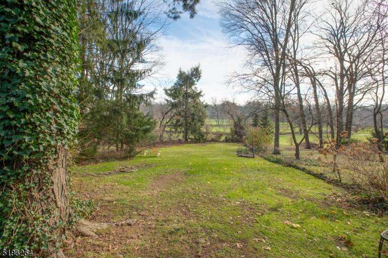 Property listing MLS 4046992 photo 14