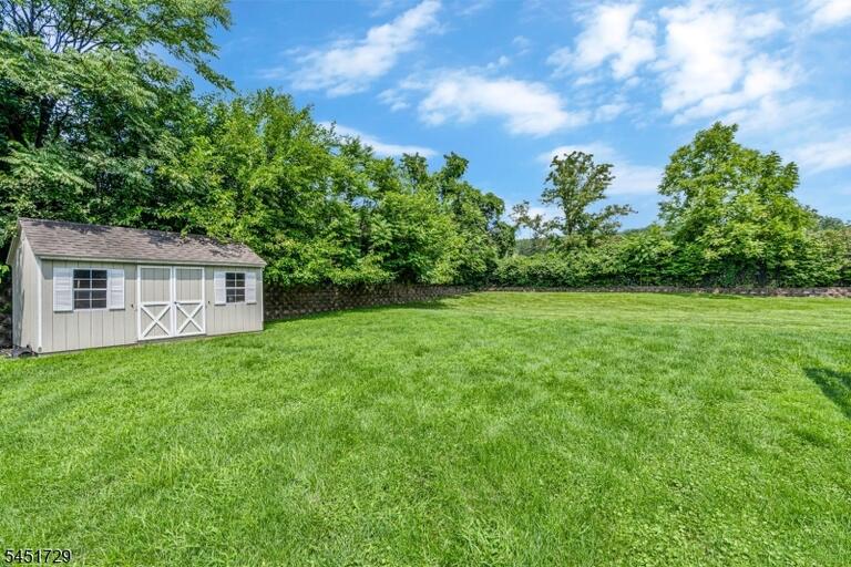 Property listing MLS 4047021 photo 25
