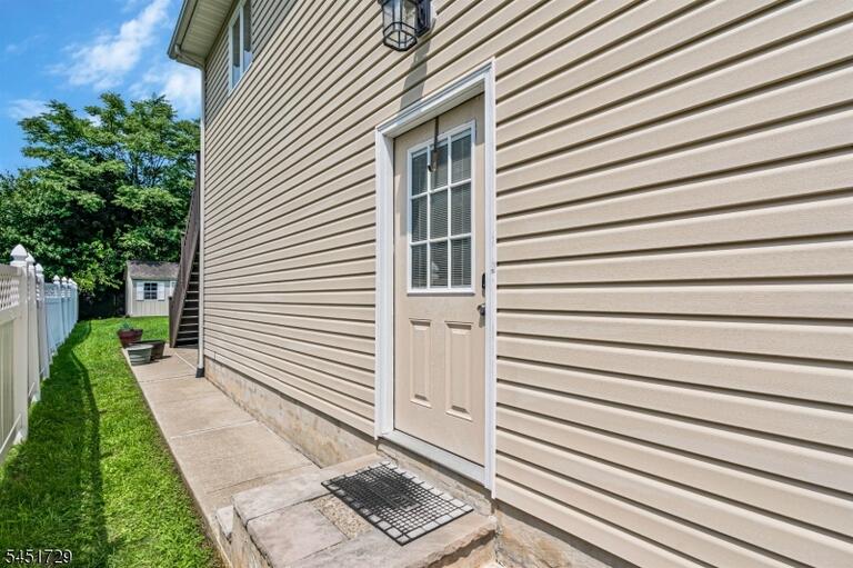Property listing MLS 4047021 photo 30