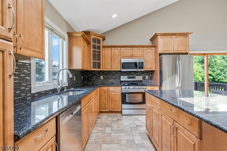 Property listing MLS 4047021 photo 8