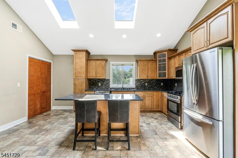 Property listing MLS 4047021 photo 9