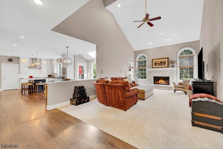 Property listing MLS 4047041 photo 10