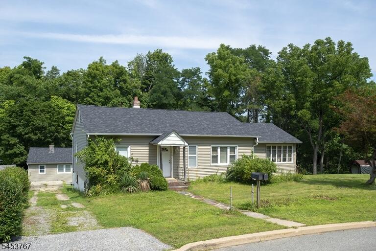 Property listing MLS 4047091 photo 1