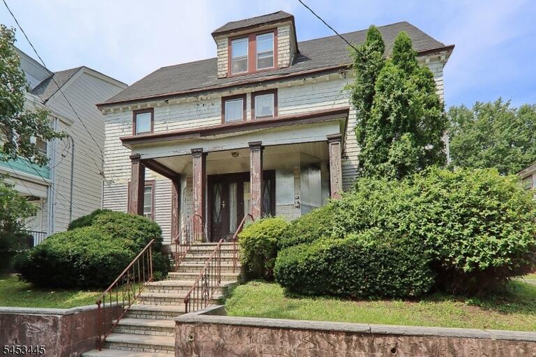 Property listing MLS 4047205 photo 1