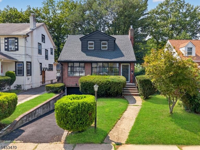 Property listing MLS 4047276 photo 1