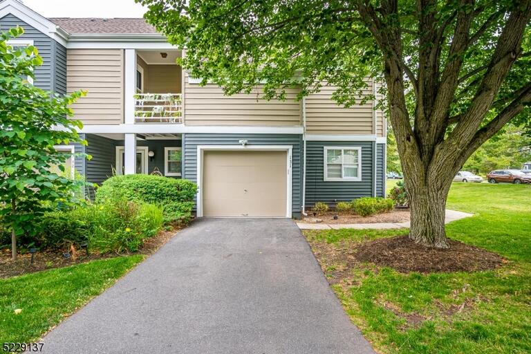 Property listing MLS 4047290 photo 1