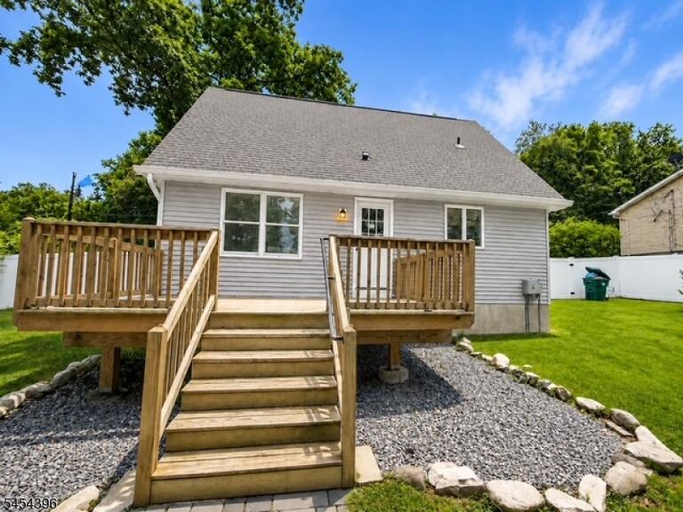 Property listing MLS 4047309 photo 2