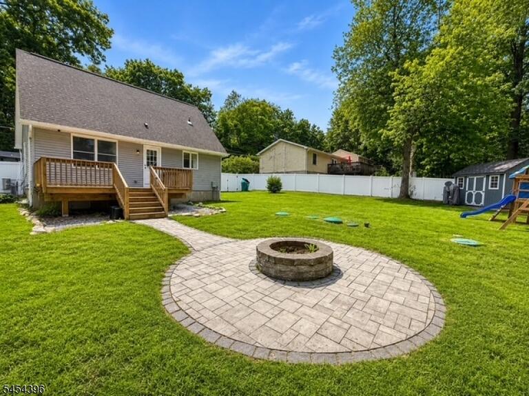 Property listing MLS 4047309 photo 3
