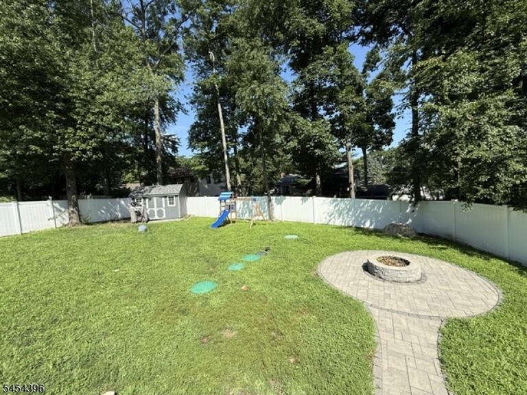 Property listing MLS 4047309 photo 4