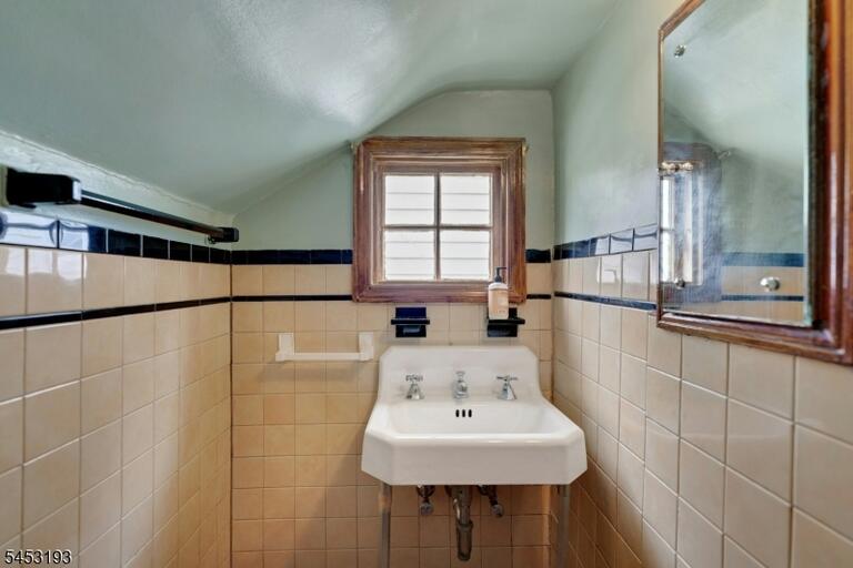Property listing MLS 4047313 photo 17