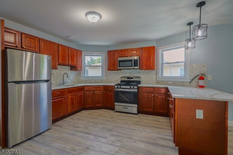 Property listing MLS 4047324 photo 12
