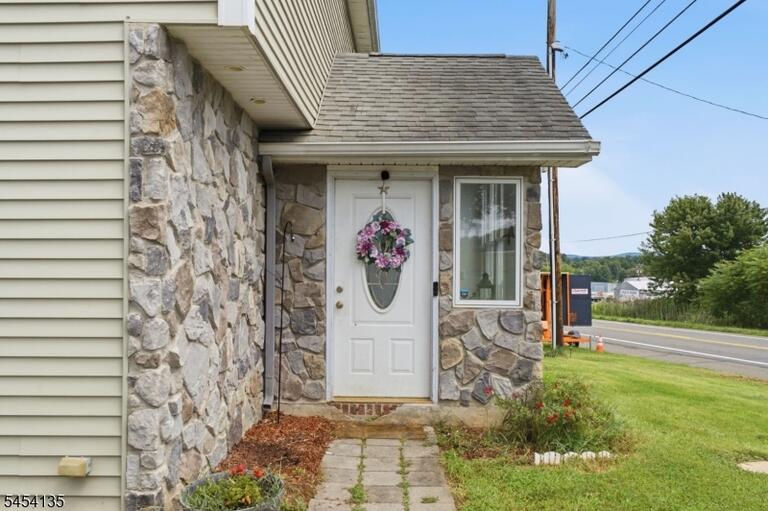 Property listing MLS 4047425 photo 2