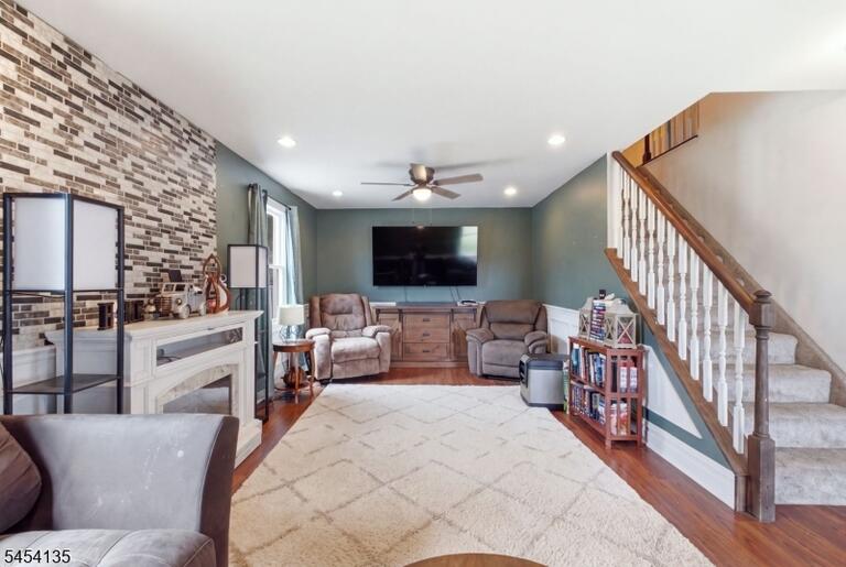 Property listing MLS 4047425 photo 5