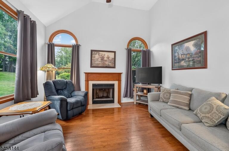 Property listing MLS 4047426 photo 16