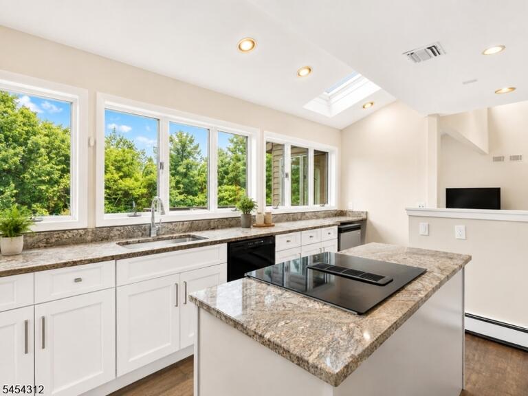 Property listing MLS 4047504 photo 17