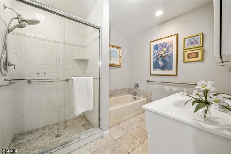 Property listing MLS 4047537 photo 18