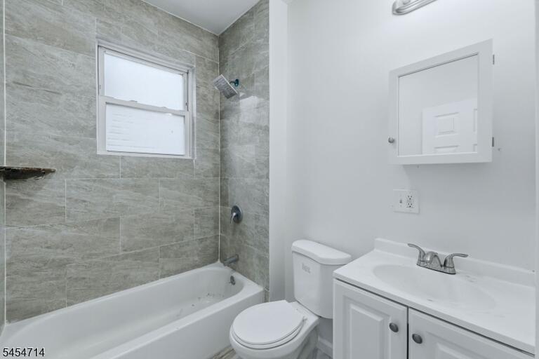 Property listing MLS 4047609 photo 8