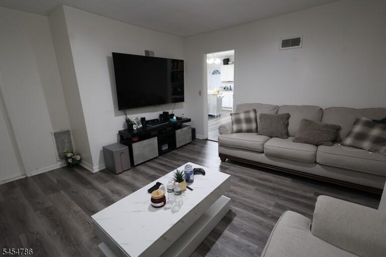 Property listing MLS 4047721 photo 1