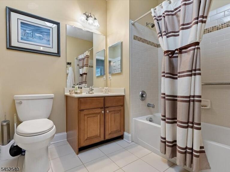 Property listing MLS 4047786 photo 17