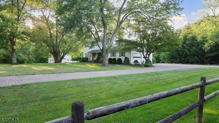 Property listing MLS 4047839 photo 4