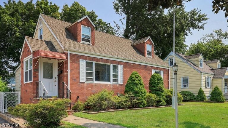 Property listing MLS 4047843 photo 2