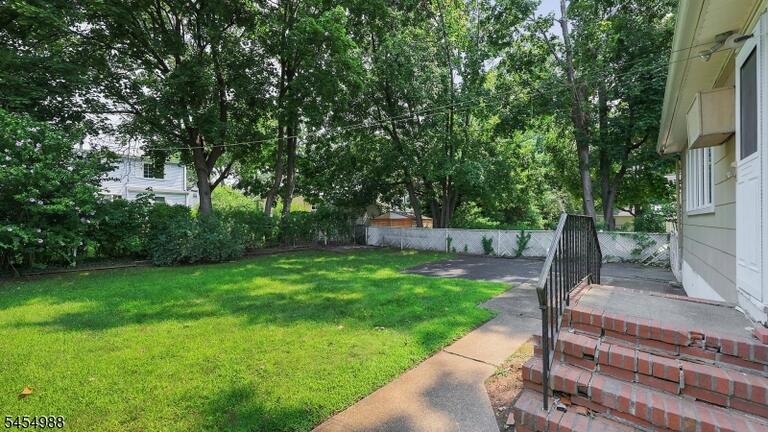 Property listing MLS 4047843 photo 27