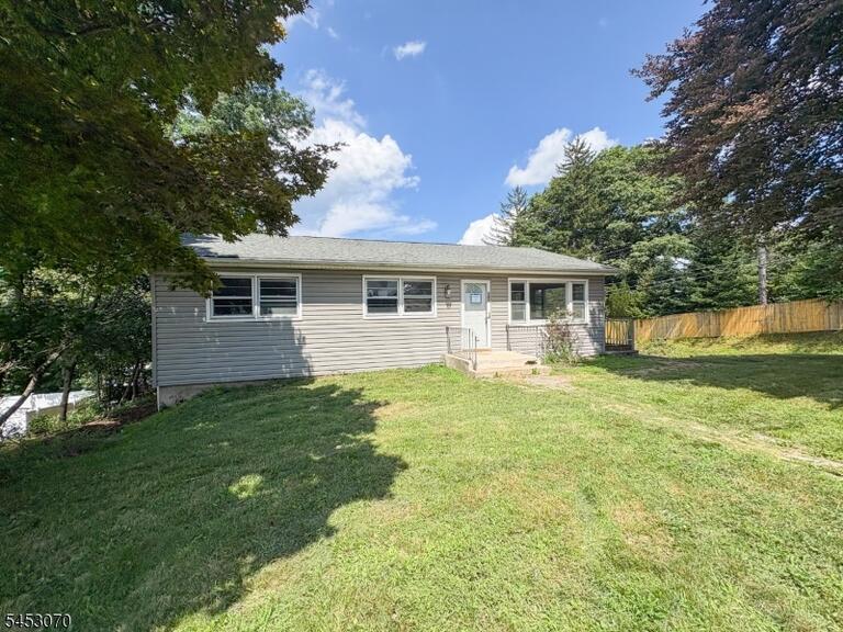 Property listing MLS 4047845 photo 1