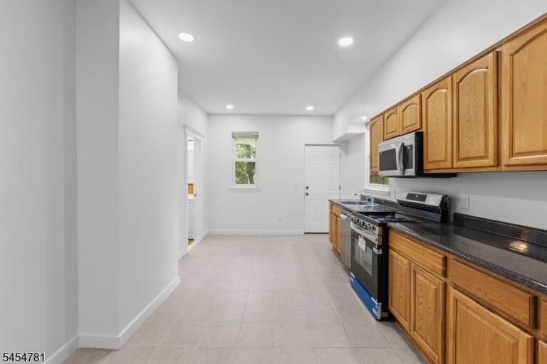 Property listing MLS 4047878 photo 5