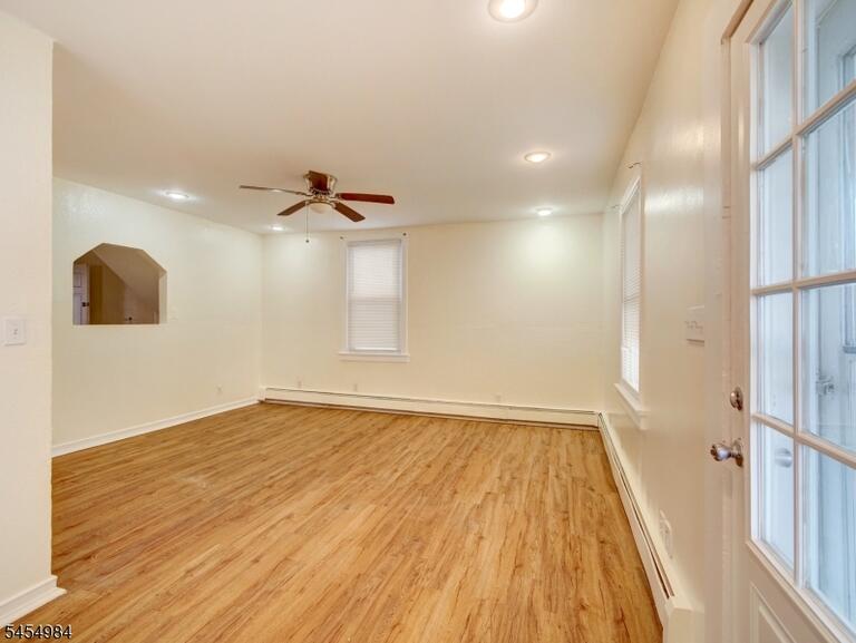 Property listing MLS 4047938 photo 3