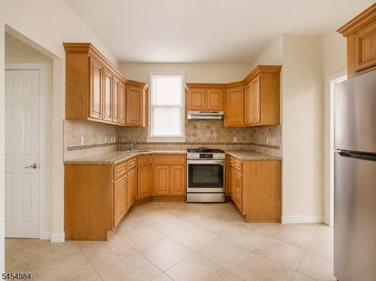 Property listing MLS 4047938 photo 5