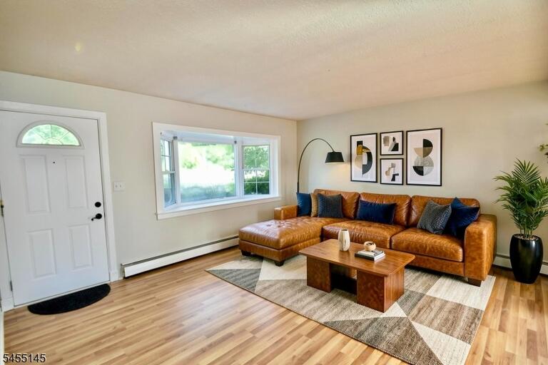 Property listing MLS 4047973 photo 5