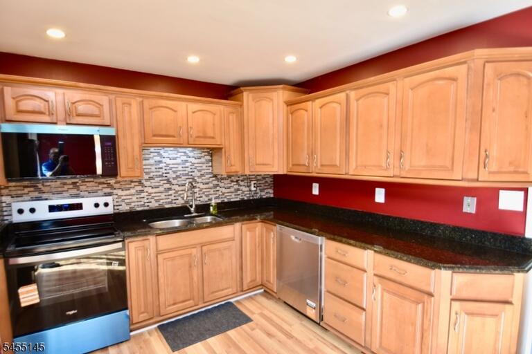 Property listing MLS 4047973 photo 8