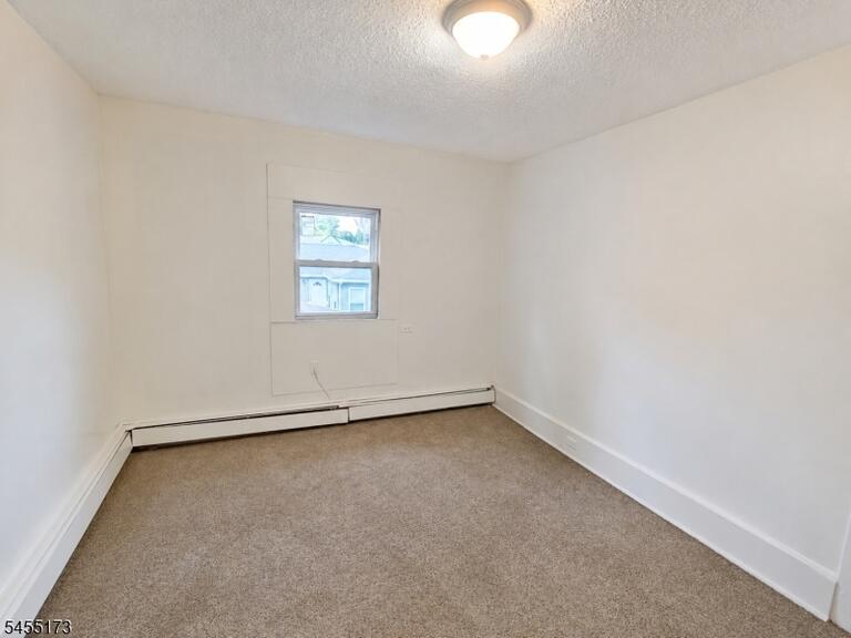 Property listing MLS 4047983 photo 4