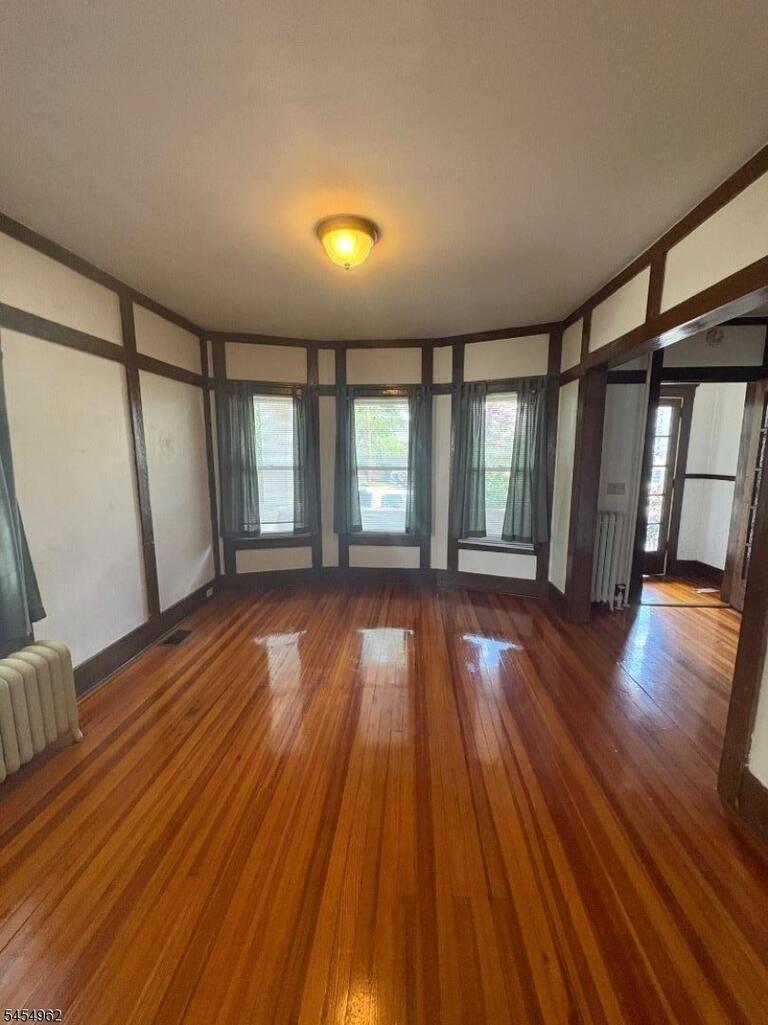 Property listing MLS 4048060 photo 4
