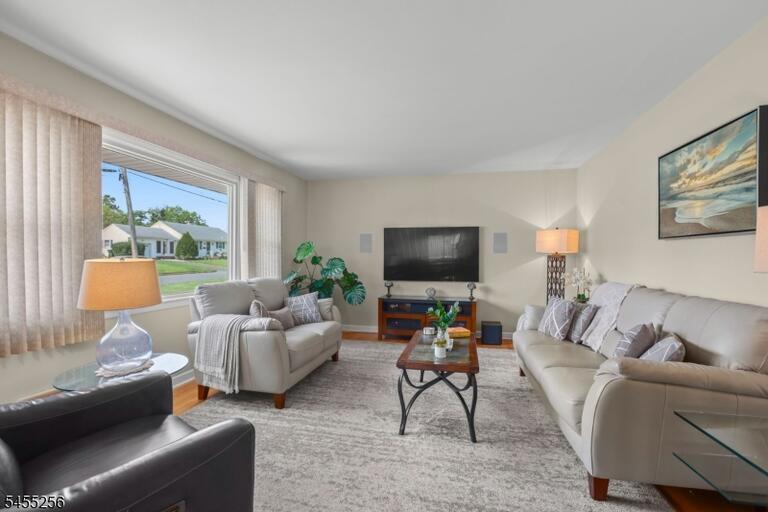 image-4048085-14.jpeg