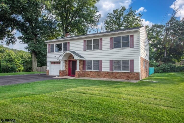 Property listing MLS 4048099 photo 4