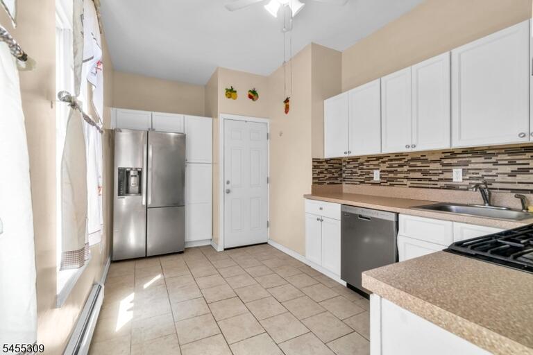Property listing MLS 4048110 photo 27