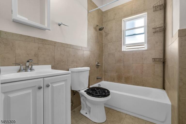 Property listing MLS 4048110 photo 31