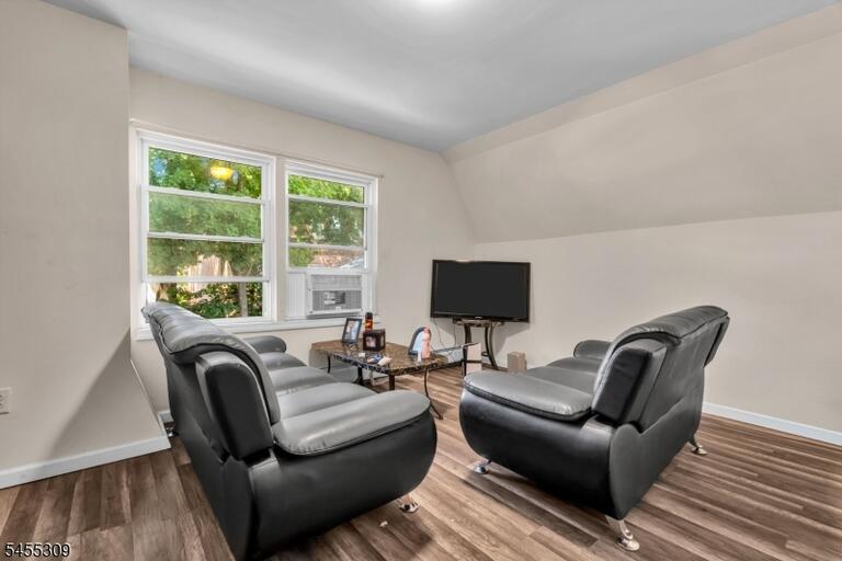 Property listing MLS 4048110 photo 38