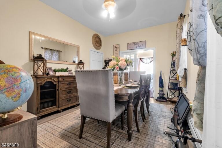 Property listing MLS 4048110 photo 6