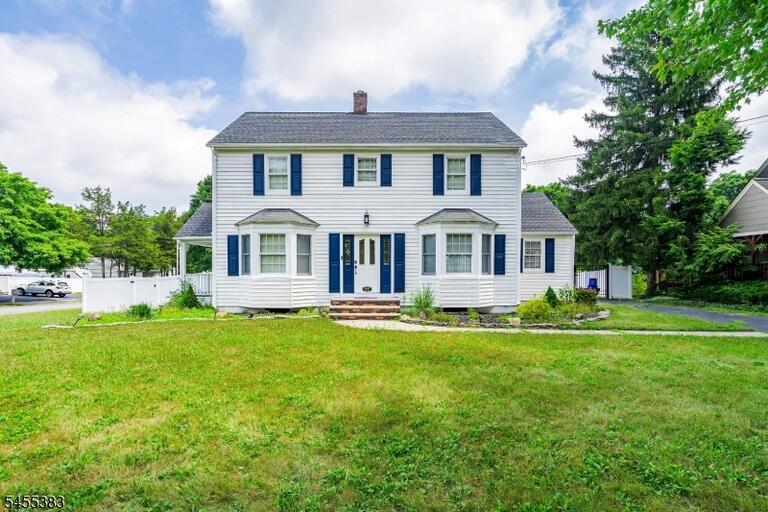 Property listing MLS 4048185 photo 1
