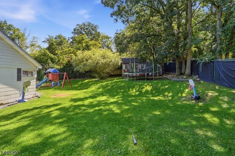Property listing MLS 4048207 photo 24