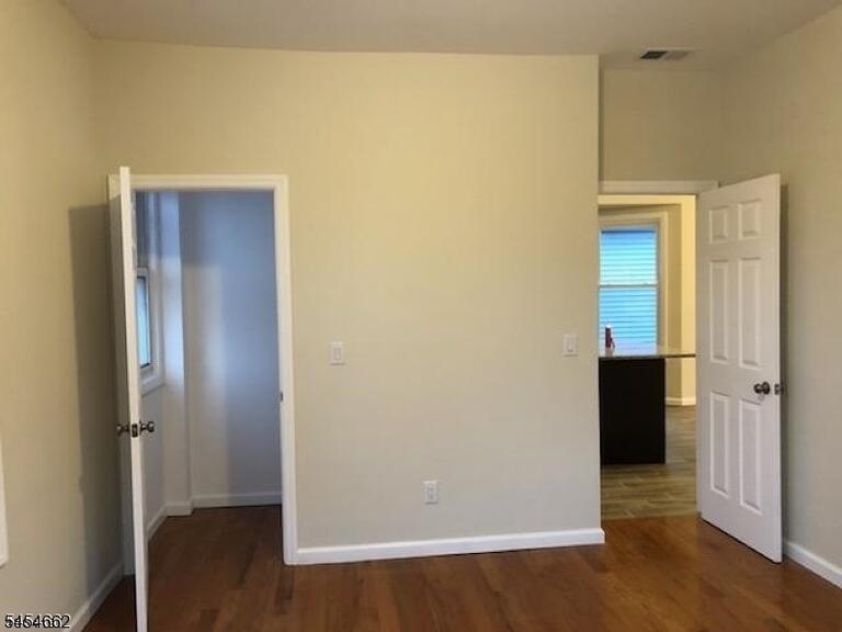 Property listing MLS 4048214 photo 3