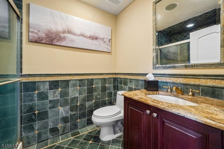 Property listing MLS 4048254 photo 30