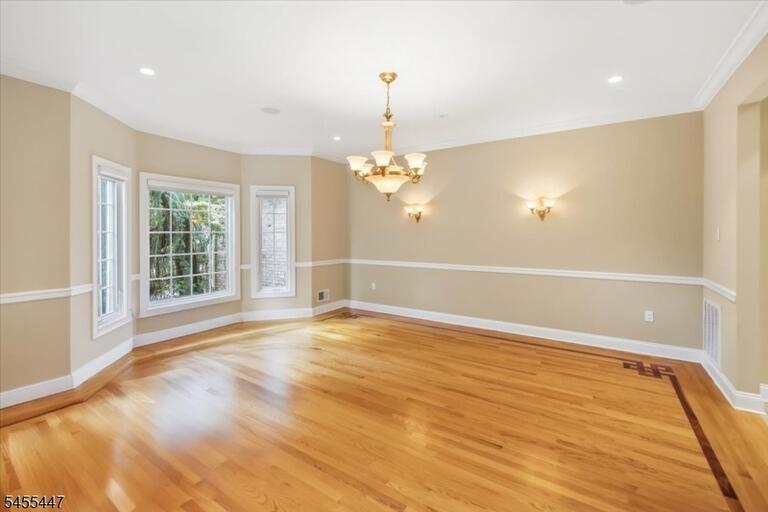 Property listing MLS 4048254 photo 7