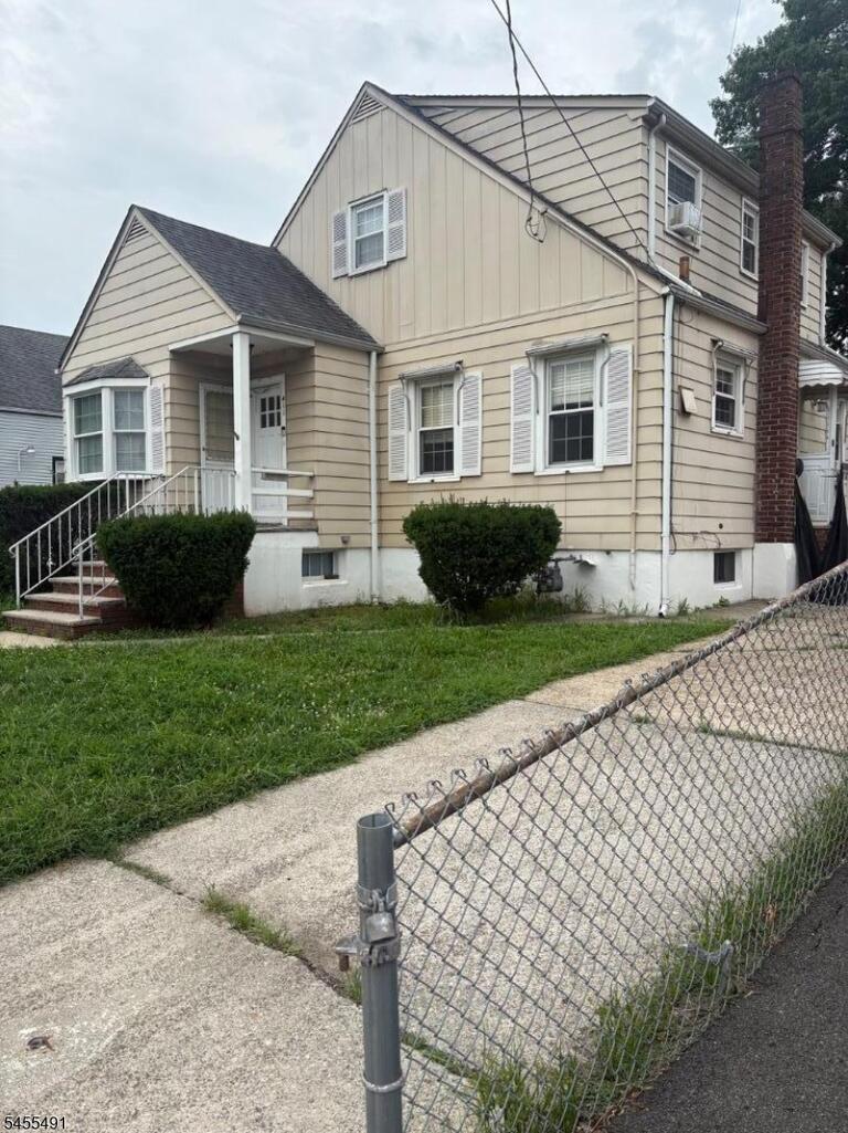 Property listing MLS 4048297 photo 1