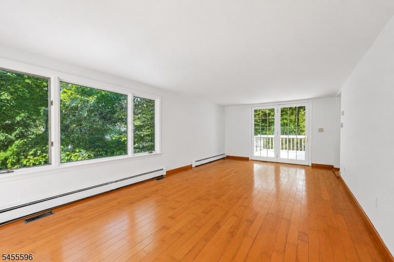 Property listing MLS 4048388 photo 12