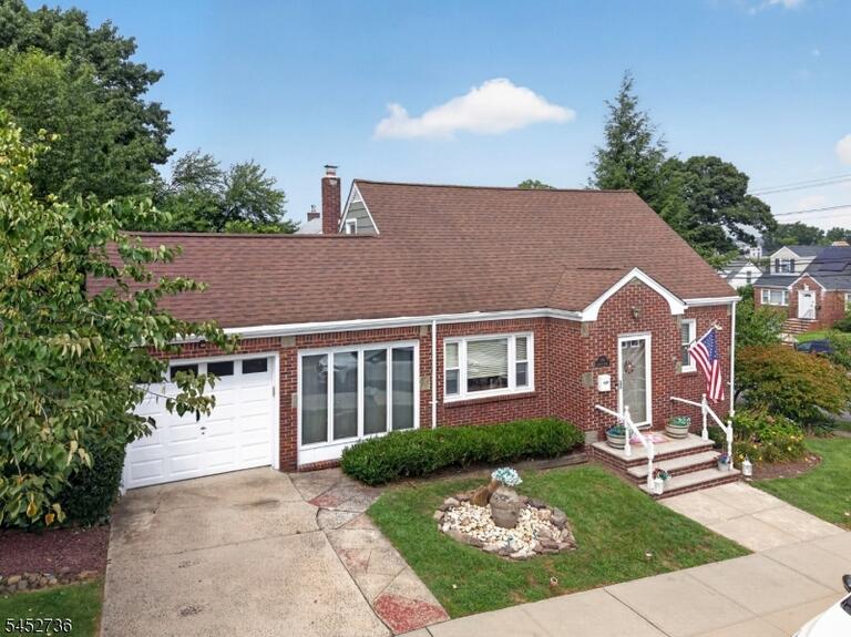 Property listing MLS 4048426 photo 2